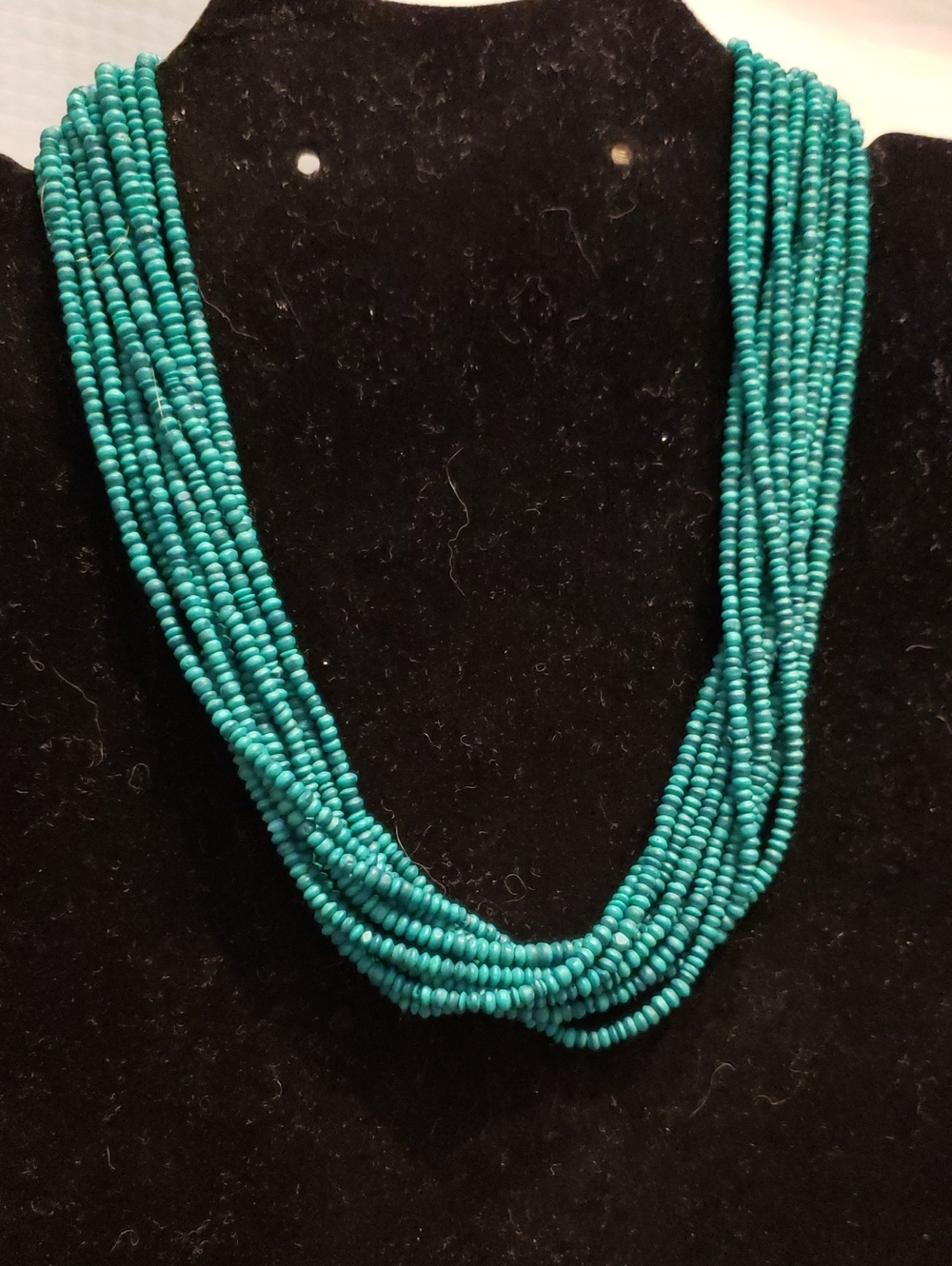 Emerald Green Multi-strand Beads Choker Necklace-Gorgeous On. Hallmark On Clasp.